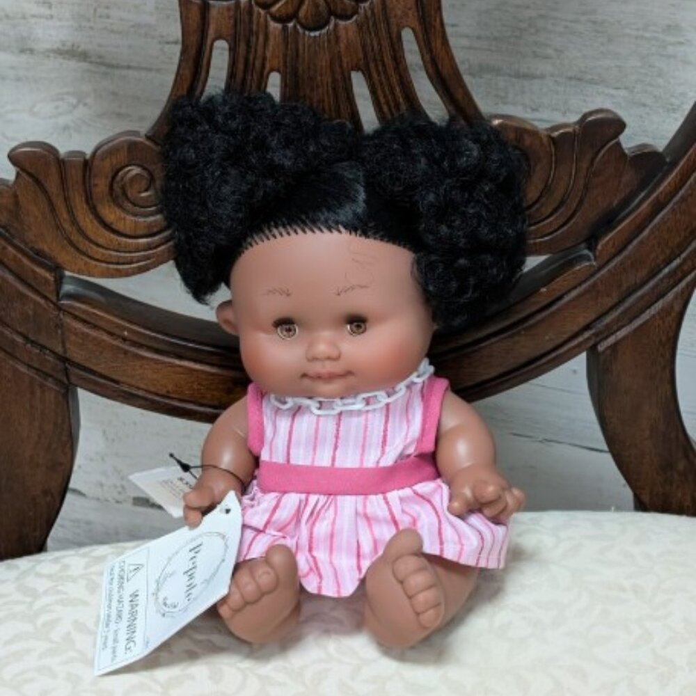 Nines d'Onil Dolls Black Hair Brown Eyes Pink Dress